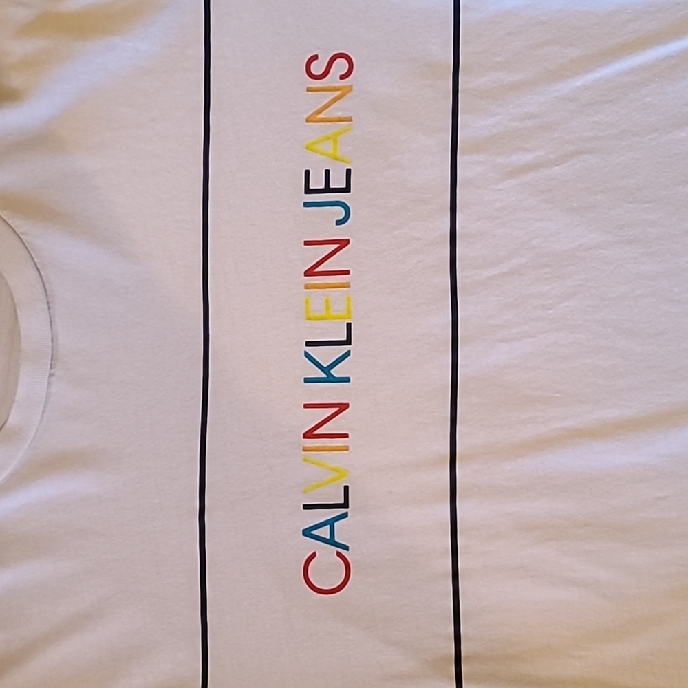 Calvin Klein t shirt